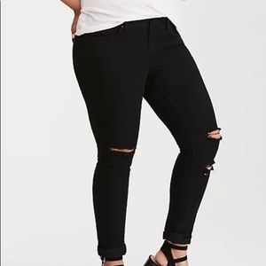 Torrid black denim skinny Jean size 16 ripped